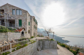  Apartments with a parking space Brela, Makarska - 11552  Брела